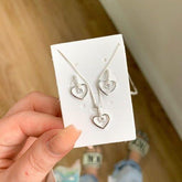 CONJUNTO CORAÇÃO COM PEDRA PENDURADA