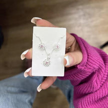 CONJUNTO FLOR COM PEDRA NO MEIO